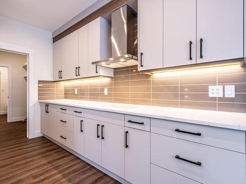 104 Edgefield Way Nw, St. Albert, AB - Indoor Photo Showing Kitchen