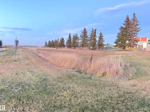 Hwy 18 52 Street, Clyde, AB 