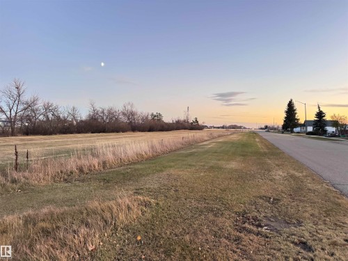 Hwy 18 52 Street, Clyde, AB 