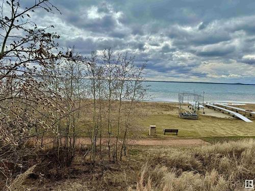 160 Lakeshore Cl, Rural Camrose County, AB 