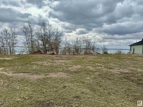 217 Lakeshore Dr, Rural Camrose County, AB 