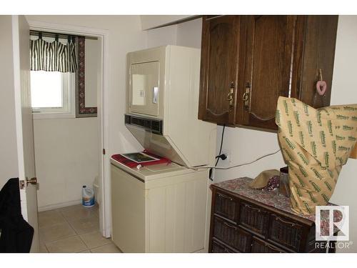 4335 53 Avenue, Tofield, AB - Indoor Photo Showing Laundry Room