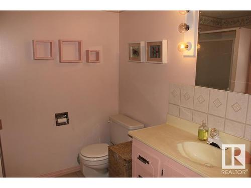 4335 53 Avenue, Tofield, AB - Indoor Photo Showing Bathroom