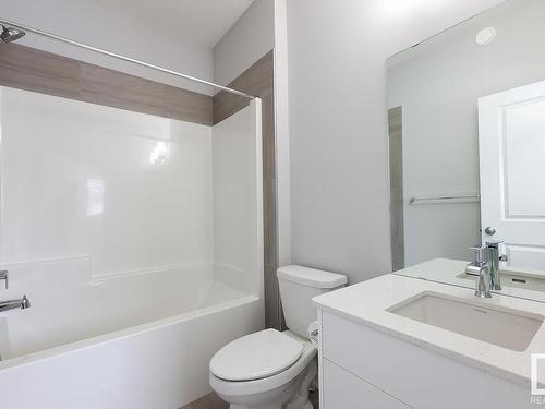 9919 227 Street, Edmonton, AB - Indoor Photo Showing Bathroom