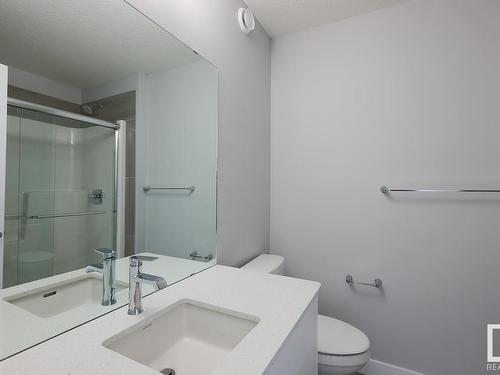 9919 227 Street, Edmonton, AB - Indoor Photo Showing Bathroom