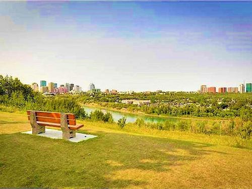 9341 95 Nw, Edmonton, AB 