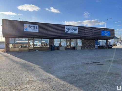 4811 50 Av, Elk Point, AB 