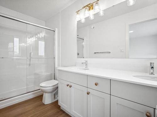 17 Kiwyck Link, Spruce Grove, AB - Indoor Photo Showing Bathroom