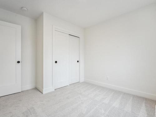 17 Kiwyck Link, Spruce Grove, AB - Indoor Photo Showing Other Room