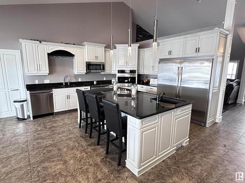 2 59327 Rge Rd 263, Rural Westlock County, AB - Indoor Photo Showing Kitchen With Upgraded Kitchen