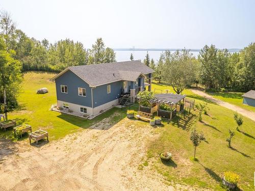 4518 Lakeshore Rd, Rural Parkland County, AB 