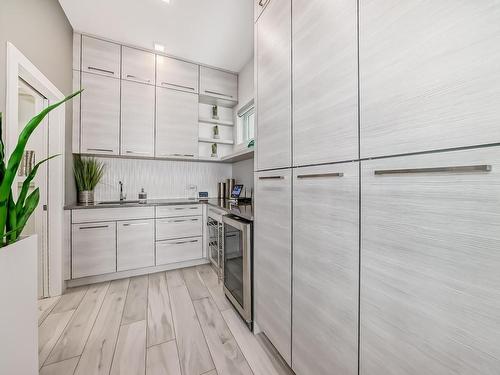 4129 Cameron Heights Point(E), Edmonton, AB - Indoor Photo Showing Kitchen