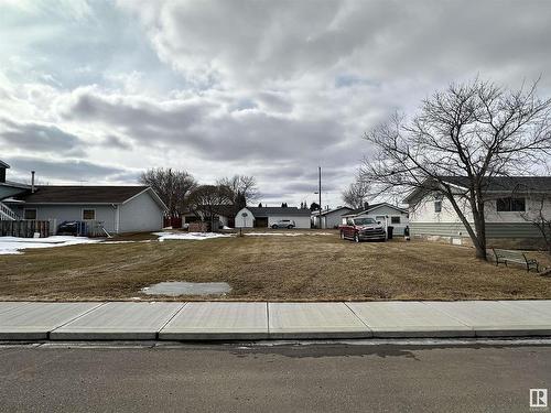 5028 50 Street, Clyde, AB 