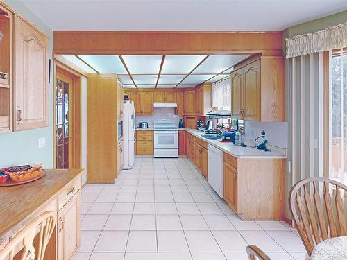 6119 156 Avenue, Edmonton, AB - Indoor Photo Showing Kitchen