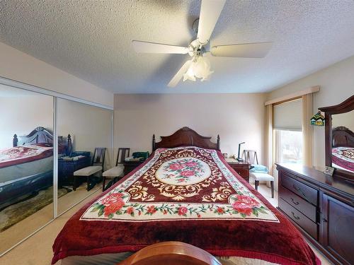 6119 156 Avenue, Edmonton, AB - Indoor Photo Showing Bedroom