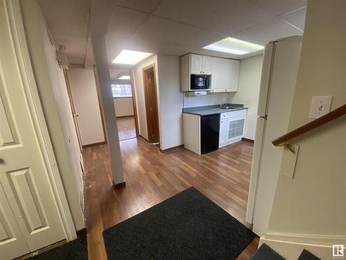 10643 105 Street, Edmonton, AB - Indoor Photo Showing Kitchen