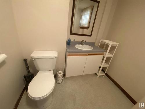 10643 105 Street, Edmonton, AB - Indoor Photo Showing Bathroom