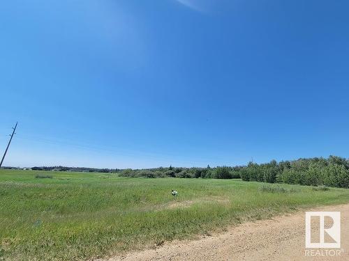 8 Bechthold Ba, Rural Athabasca County, AB 