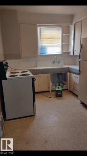 11206 85 Street, Edmonton, AB - Indoor