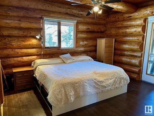 5214 Lake Drive Drive, Rural Wetaskiwin County, AB - Indoor Photo Showing Bedroom