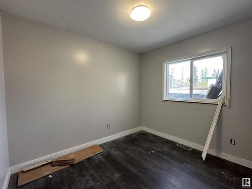 5022 52 Street, Glendon, AB - Indoor Photo Showing Other Room