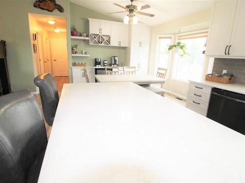 5702 55 Avenue, St. Paul Town, AB - Indoor Photo Showing Kitchen