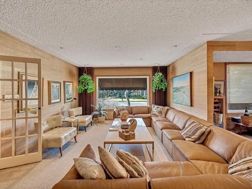 14116 95 Avenue, Edmonton, AB - Indoor Photo Showing Living Room