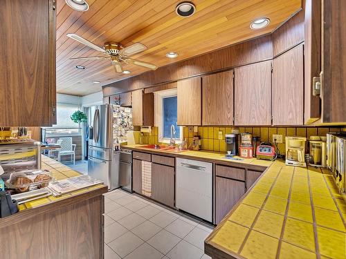 14116 95 Avenue, Edmonton, AB - Indoor Photo Showing Kitchen