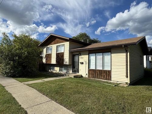 802 16 Avenue, Cold Lake, AB - Outdoor