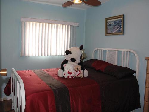 541064 Rr80, Rural Two Hills County, AB - Indoor Photo Showing Bedroom