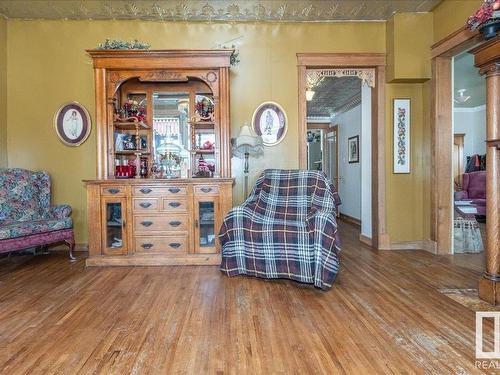 4518 51 Avenue, Leduc, AB - Indoor Photo Showing Bedroom