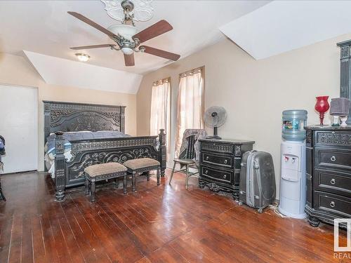 4518 51 Avenue, Leduc, AB - Indoor Photo Showing Bedroom