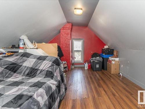 4518 51 Avenue, Leduc, AB - Indoor Photo Showing Bedroom