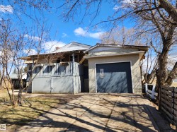 125 1st Street W  Derwent, AB T0B 1C0