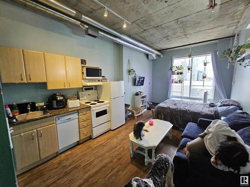 1506 10024 Jasper Avenue, Edmonton, AB - Indoor Photo Showing Kitchen