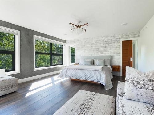 9213 97 Street, Edmonton, AB - Indoor Photo Showing Bedroom