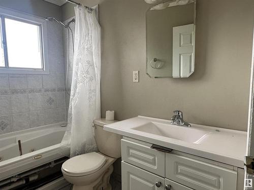 27 Centenial Crescent, Swan Hills, AB - Indoor Photo Showing Bathroom