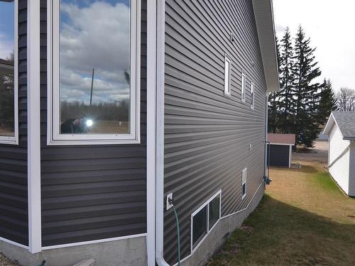 5711 54 Av, Barrhead, AB 