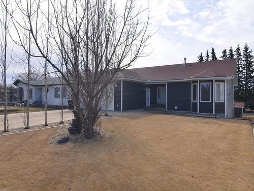 5711 54 Av, Barrhead, AB 