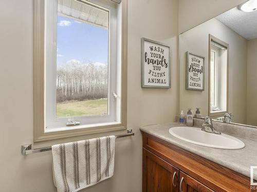 220 61209 Range Road 465, Rural Bonnyville M.D., AB - Indoor Photo Showing Bathroom