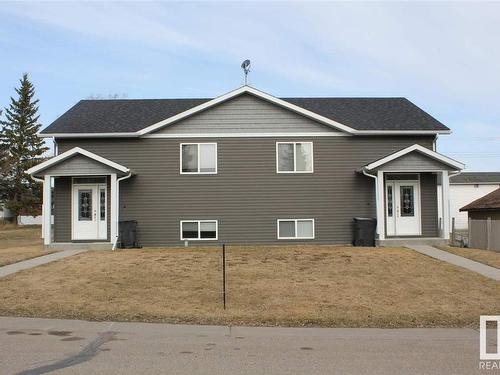 5533 49 St, Elk Point, AB 