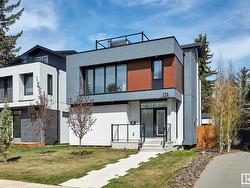 12A VALLEYVIEW CR NW  Edmonton, AB T5R 5S4
