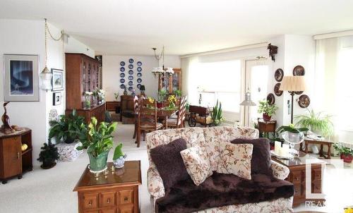 1401 12319 Jasper Avenue, Edmonton, AB - Indoor Photo Showing Living Room