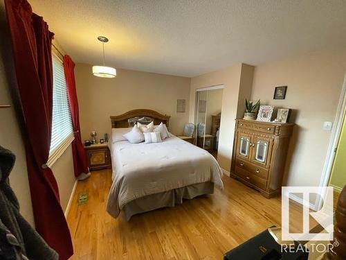 14617 106 Avenue, Edmonton, AB - Indoor Photo Showing Bedroom