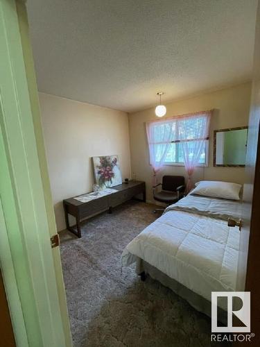 14617 106 Avenue, Edmonton, AB - Indoor Photo Showing Bedroom