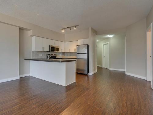 1402 10136 104 Street, Edmonton, AB - Indoor Photo Showing Kitchen