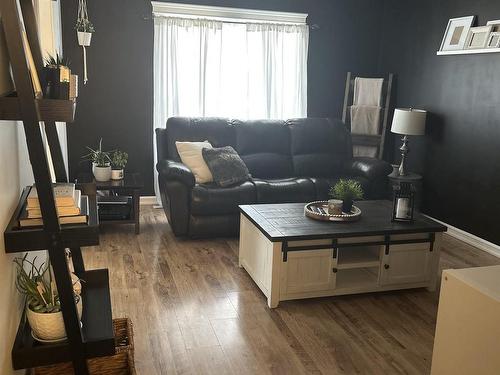 9735 107 Street, Westlock, AB - Indoor Photo Showing Living Room