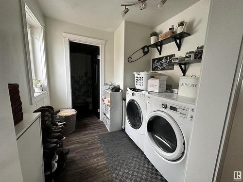 9735 107 Street, Westlock, AB - Indoor Photo Showing Laundry Room