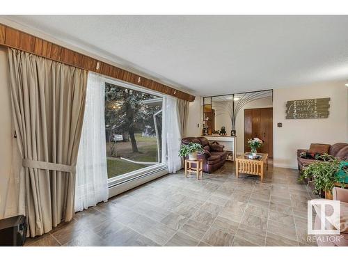 461037A Rge Rd 243, Rural Wetaskiwin County, AB - Indoor Photo Showing Living Room