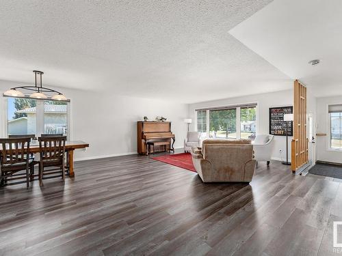 4415 46 Avenue, Bonnyville Town, AB - Indoor Photo Showing Living Room